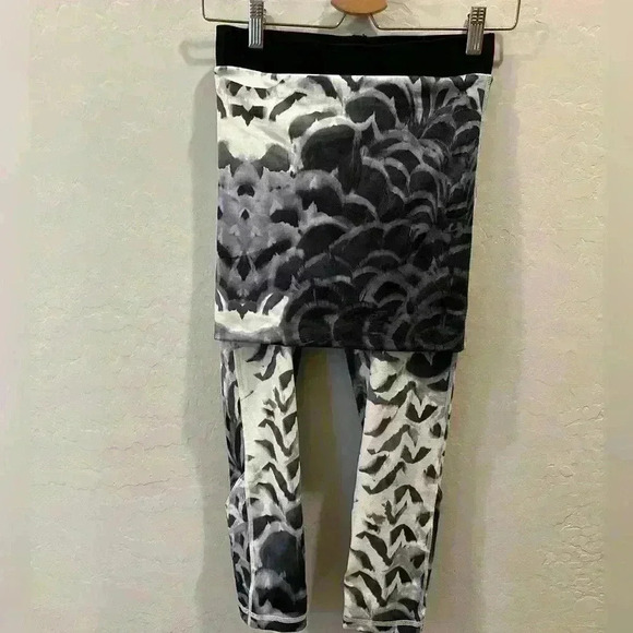 Lululemon Wunder Under Pant*SE Dance Pretty Plume Angel Wing Black Size 4 - Picture 3 of 5